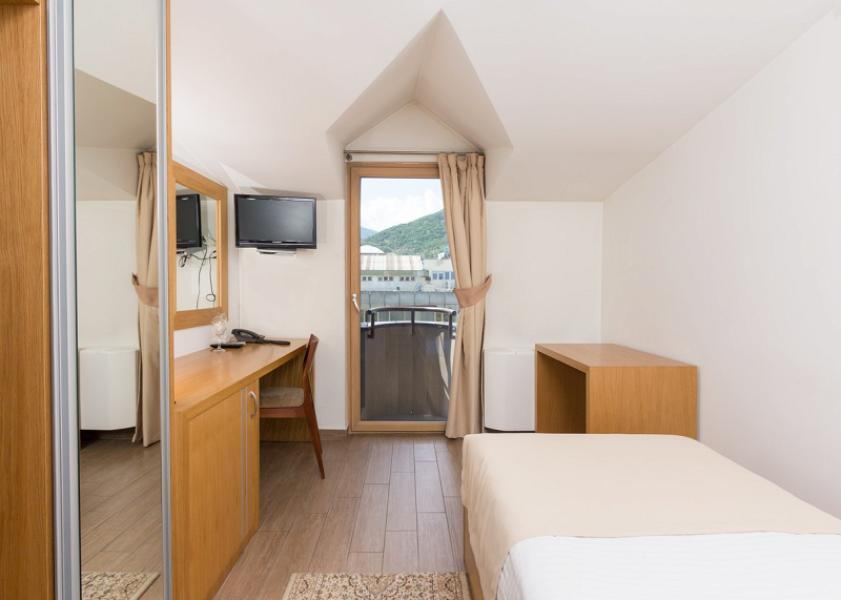Classic Single Room with Balcony